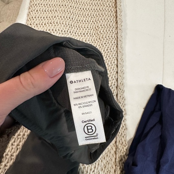 Athleta Wander Slim Straight Pants Ankle Length Front Slits Size 6 Women’s Green - Picture 11 of 12